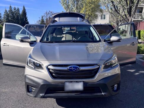 Used 2020 Subaru Outback Premium image 1