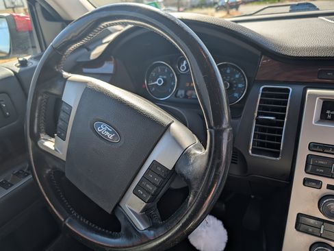 Used 2010 Ford Flex SEL image 17