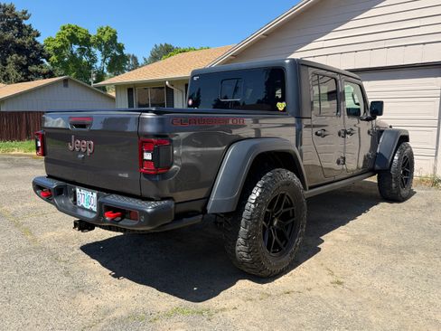 Used 2021 Jeep Gladiator Rubicon AWD/4WD image 4