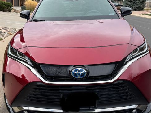 Used 2023 Toyota Venza Nightshade image 4