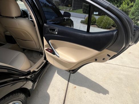Used 2007 Lexus IS 350 w/ Luxury Plus Pkg RWD image 5