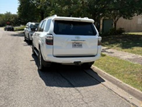 Used 2018 Toyota 4Runner SR5 RWD image 5