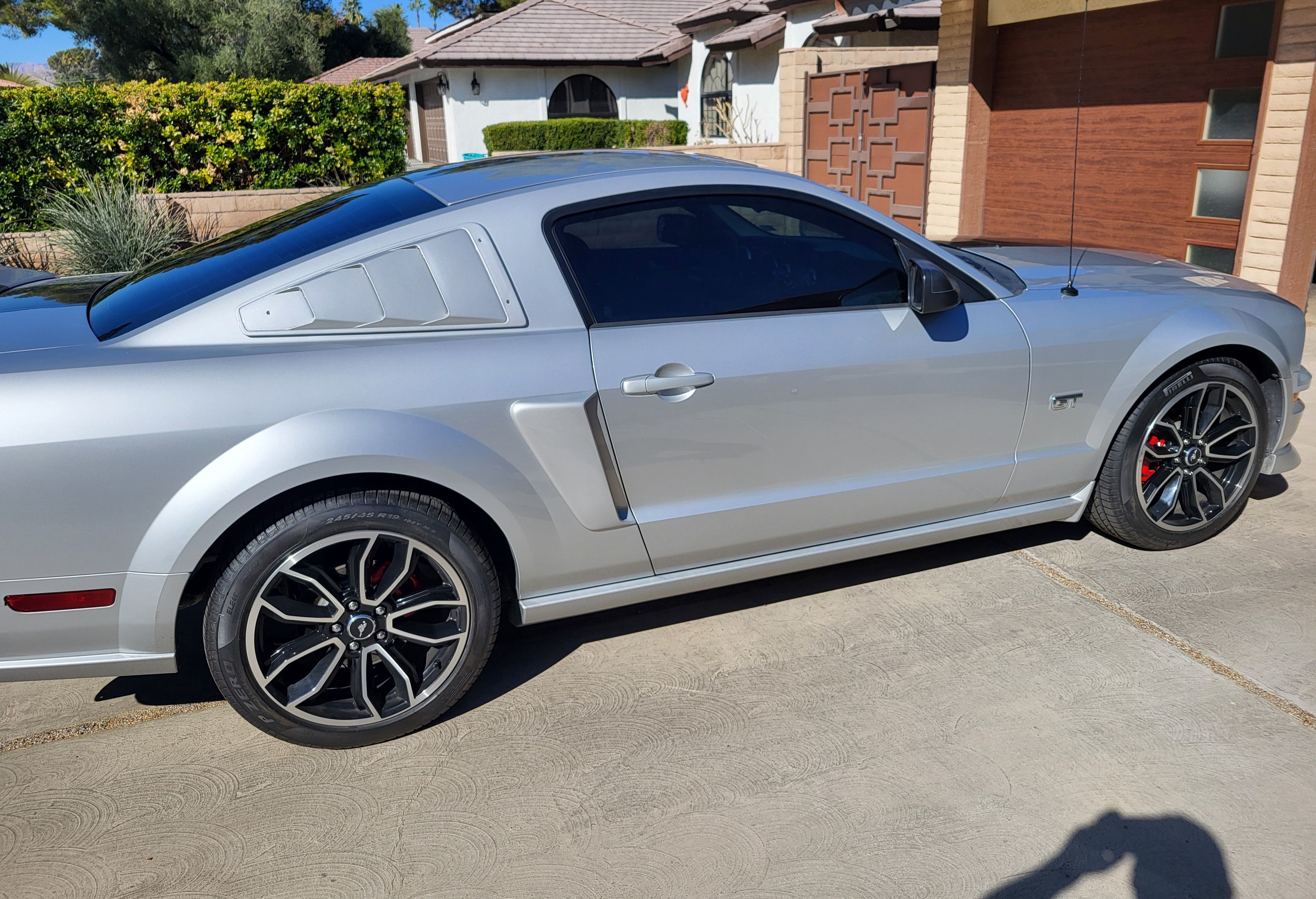 Used 2005 Ford Mustang GT Premium RWD image 10
