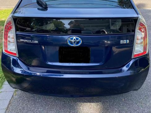 Used 2014 Toyota Prius Two FWD image 10