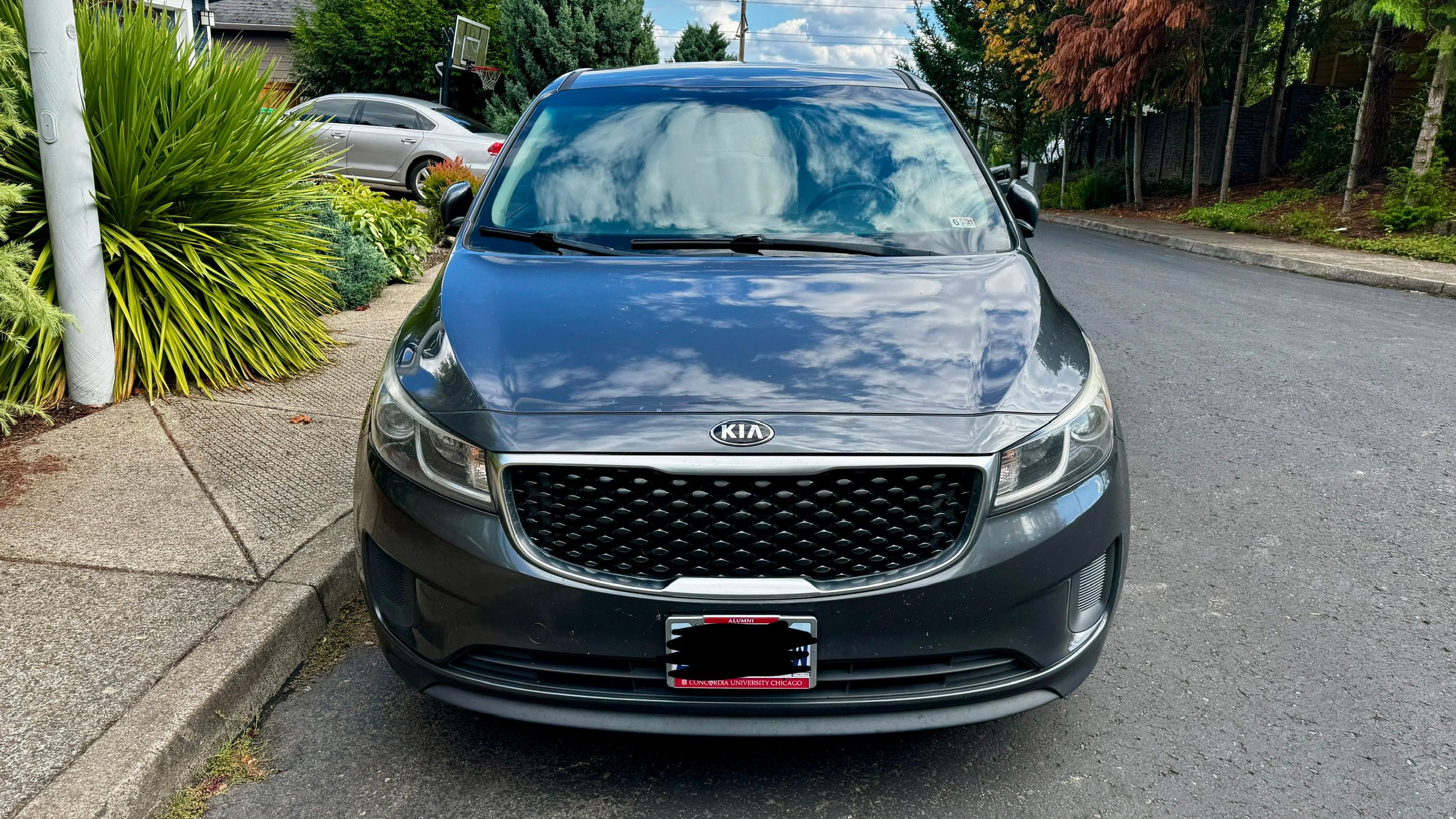 Used 2017 Kia Sedona LX FWD image 2