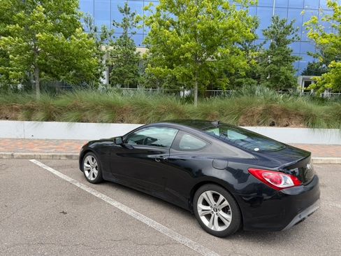 Used 2011 Hyundai Genesis 2.0T RWD image 1