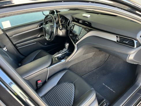Used 2020 Toyota Camry SE w/ Carpet Mat Package image 16