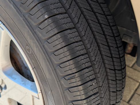 Used 2006 Pontiac Torrent 2WD w/ Preferred Package image 10