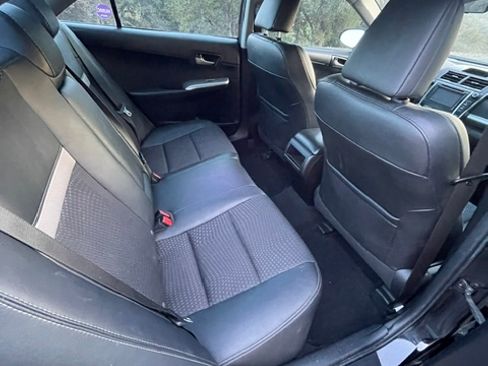 Used 2013 Toyota Camry SE FWD image 13