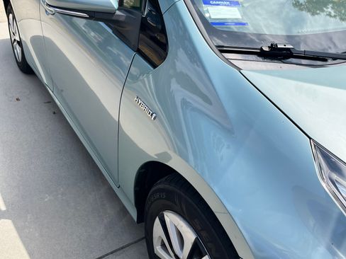 Used 2016 Toyota Prius Three w/ Advanced Technology Package FWD image 12
