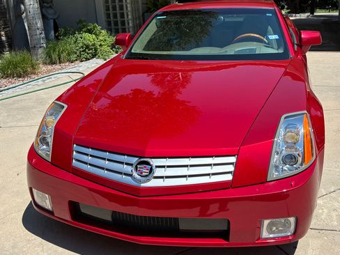Used 2005 Cadillac XLR RWD image 1