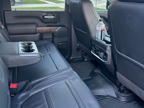 Used 2021 GMC Sierra 2500 Denali w/ Denali Black Diamond Edition image 17