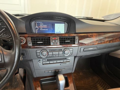 Used 2011 BMW 328i xDrive Sedan image 8