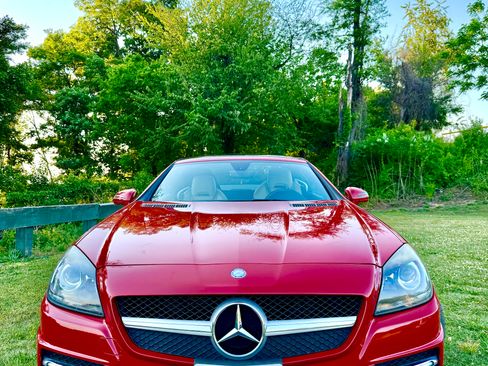 Used 2012 Mercedes-Benz SLK 350 image 2