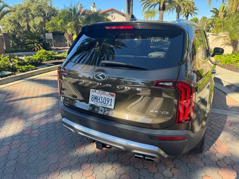 Used 2020 Kia Telluride SX w/ SX Prestige Package image 6