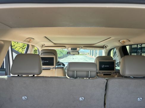 Used 2015 Jeep Grand Cherokee Overland w/ Advanced Technology Group image 11