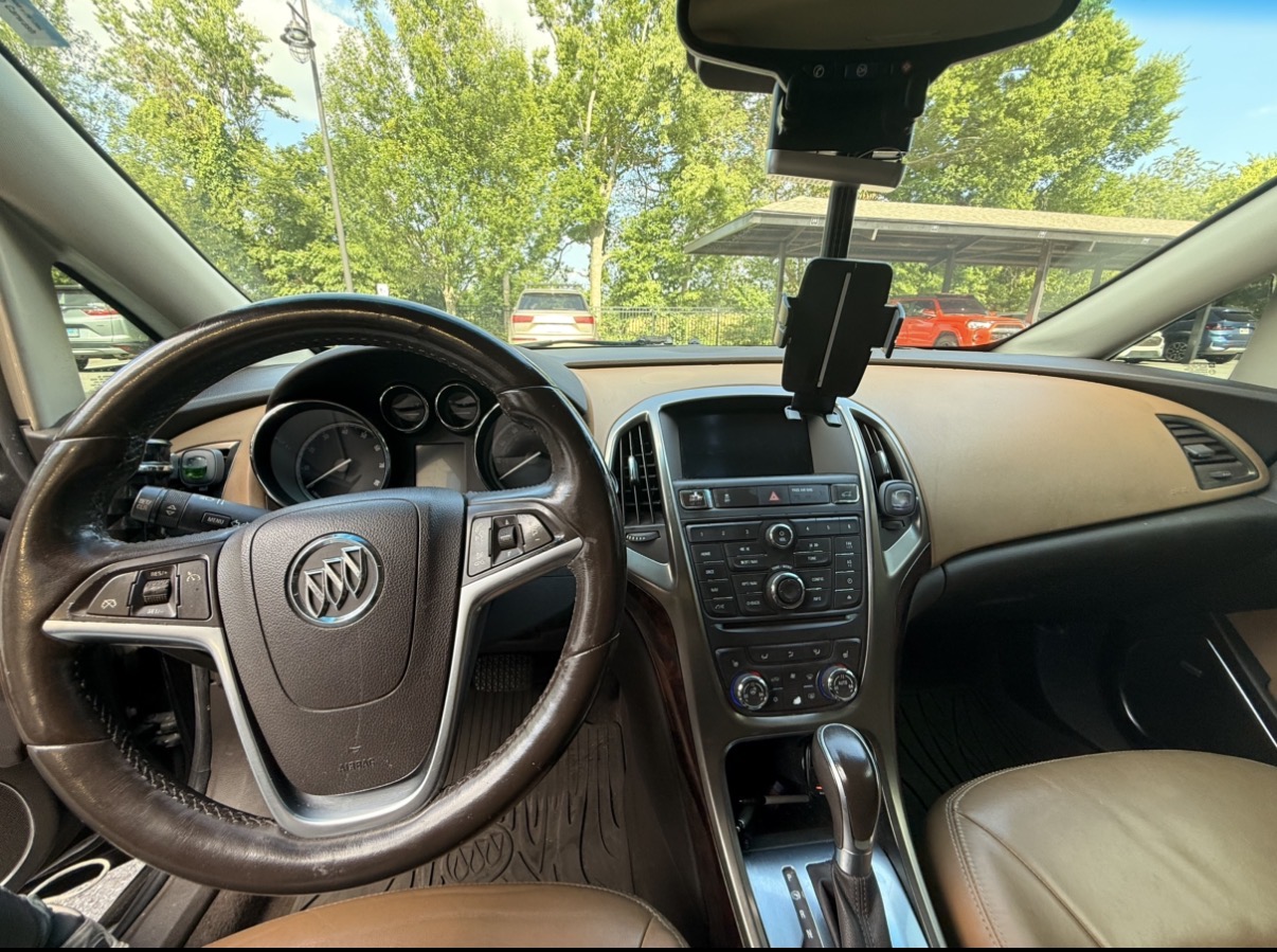 Used 2012 Buick Verano Leather FWD image 11