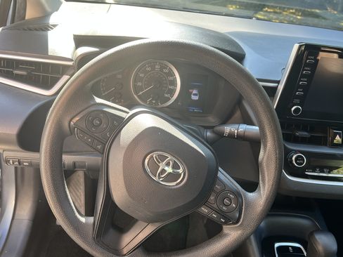 Used 2020 Toyota Corolla LE FWD image 10