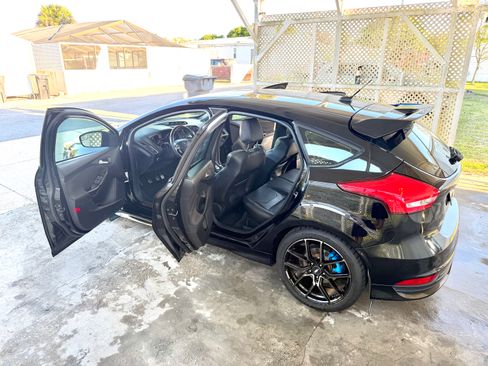 Used 2016 Ford Focus ST w/ Equipment Group 402A image 23