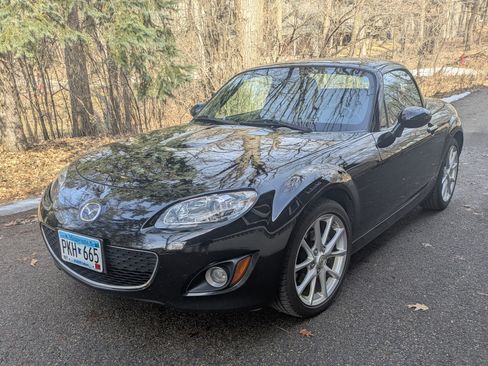 Used 2010 MAZDA MX-5 Miata Grand Touring w/ Premium Pkg image 5