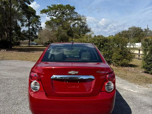 Used 2015 Chevrolet Sonic LT image 4