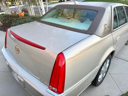 Used 2009 Cadillac DTS image 5