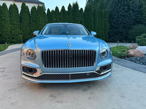 Used 2024 Bentley Flying Spur Azure AWD/4WD image 1