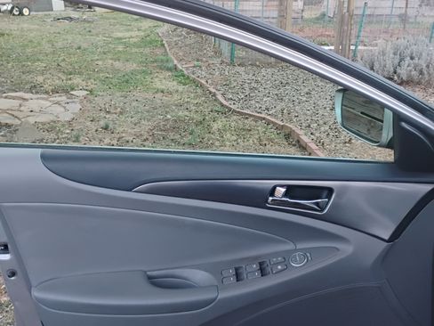 Used 2013 Hyundai Sonata Hybrid image 10