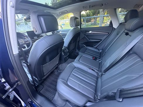 Used 2021 Audi Q5 2.0T Premium w/ Convenience Package image 12