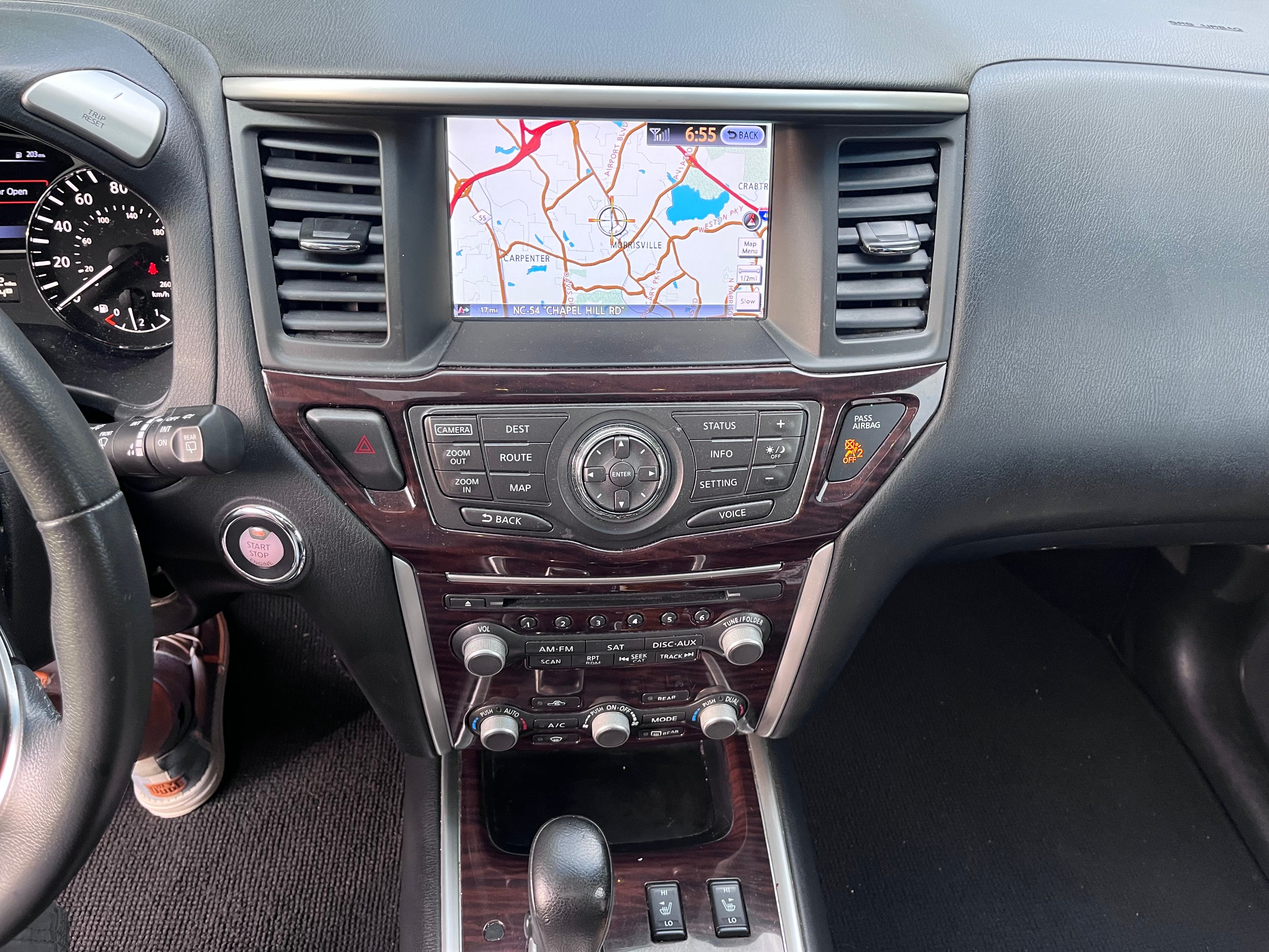 Used 2015 Nissan Pathfinder SL w/ SL Premium Package AWD/4WD image 10