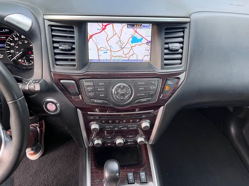 Used 2015 Nissan Pathfinder SL w/ SL Premium Package AWD/4WD image 10
