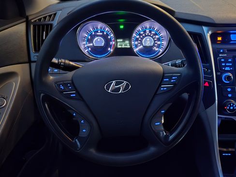 Used 2011 Hyundai Sonata GLS image 16