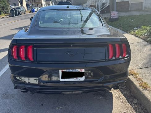 Used 2019 Ford Mustang Coupe image 6
