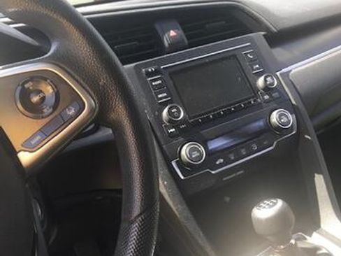 Used 2019 Honda Civic LX image 8
