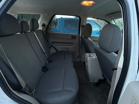 Used 2010 Ford Escape XLS FWD image 24