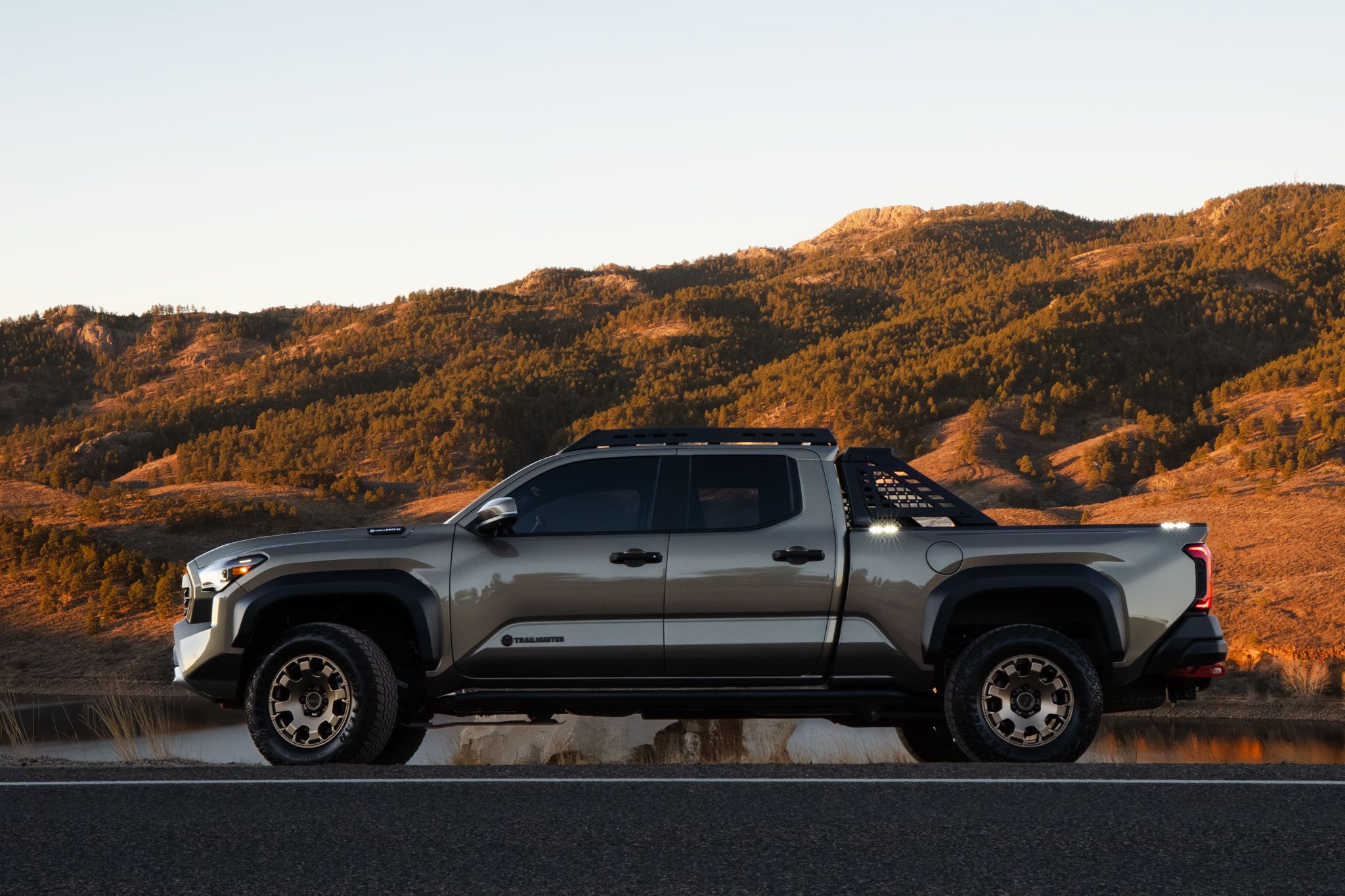 Used 2025 Toyota Tacoma 4x4 Double Cab Hybrid image 5