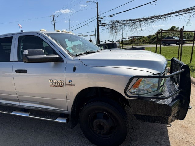 Used 2017 RAM 3500 Tradesman w/ Chrome Appearance Group AWD/4WD image 11