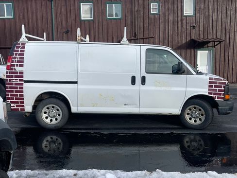 Used 2011 Chevrolet Express 1500 AWD w/ Power Package image 4