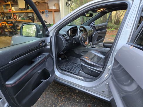 Used 2019 Jeep Grand Cherokee Trailhawk w/ Trailhawk Luxury Group image 16