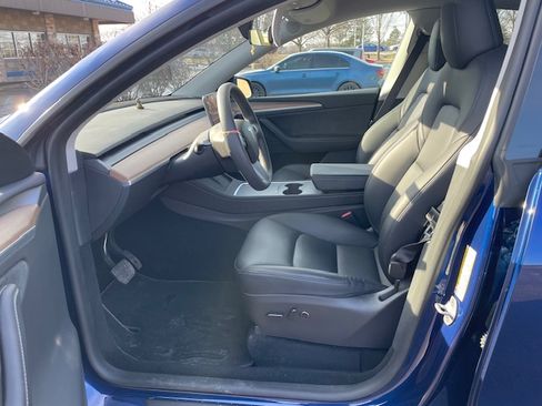 Used 2023 Tesla Model Y Long Range image 5