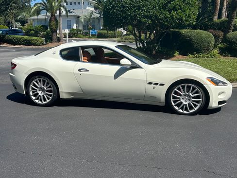 Used 2009 Maserati GranTurismo S image 9