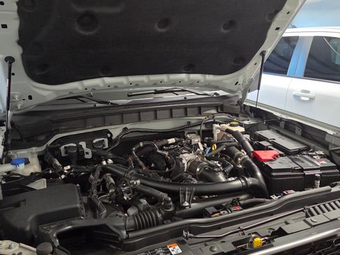 Used 2023 Ford Bronco Wildtrak image 6