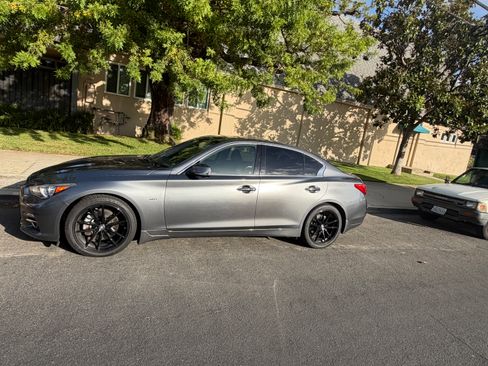 Used 2016 INFINITI Q50 3.0t Premium w/ Driver Assistance Package AWD/4WD image 2