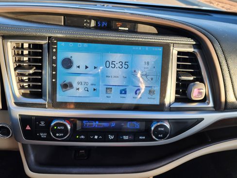 Used 2014 Toyota Highlander Limited image 17