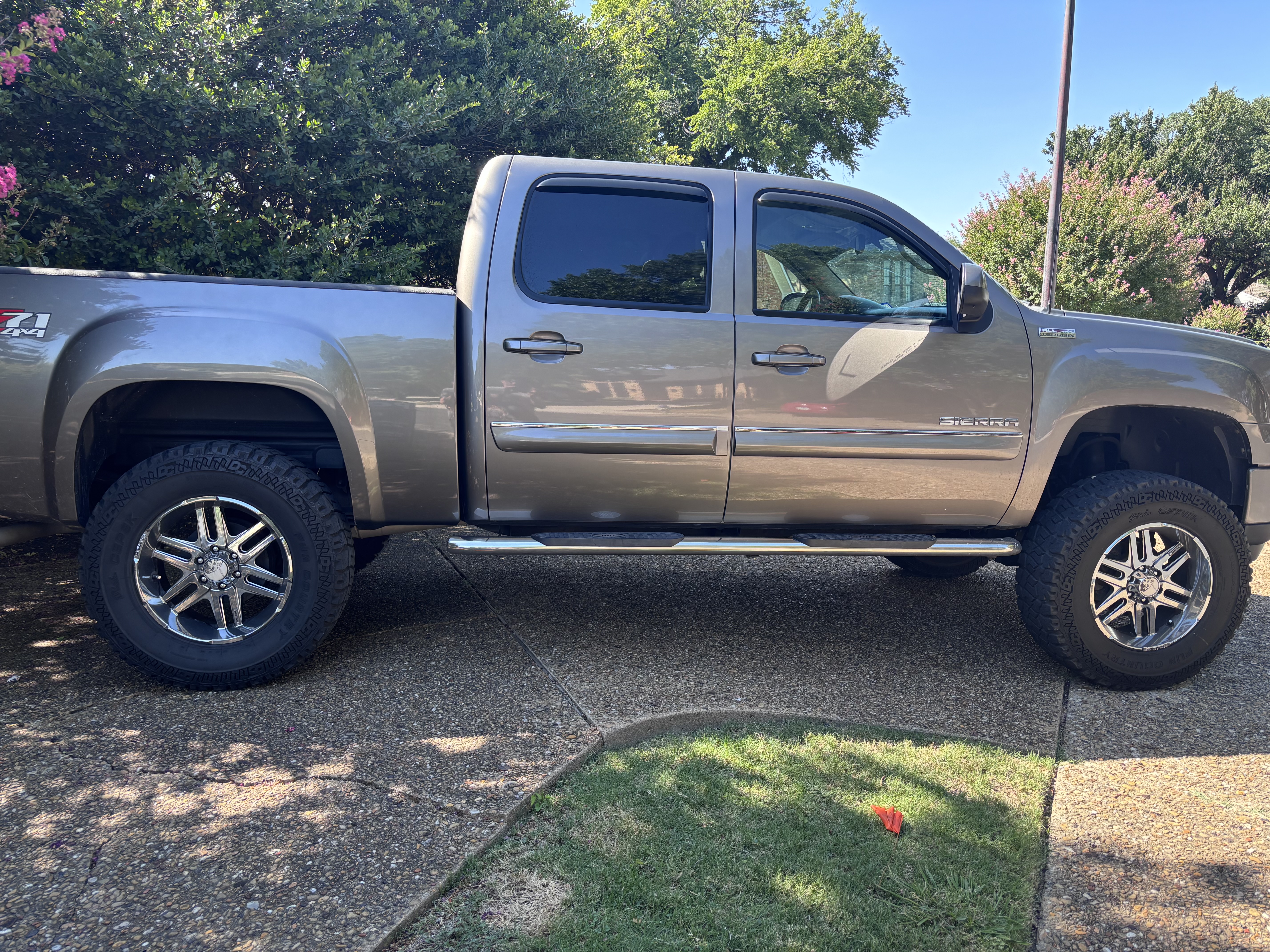 Used 2012 GMC Sierra 1500 SLT AWD/4WD image 4