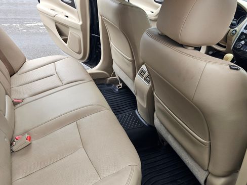 Used 2013 Nissan Altima 3.5 SL image 9