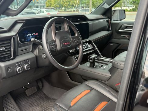 Used 2023 GMC Sierra 1500 AT4 w/ AT4 Preferred Package AWD/4WD image 6