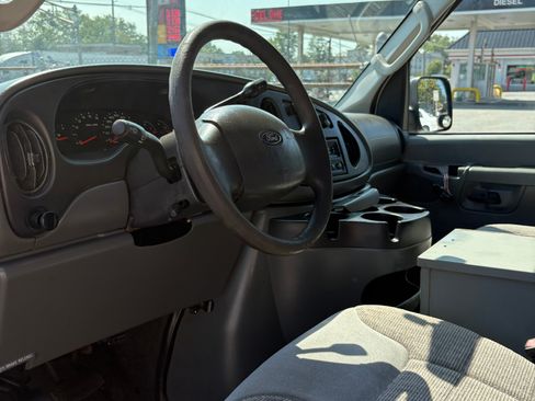 Used 2007 Ford E-250 and Econoline 250 RWD image 11