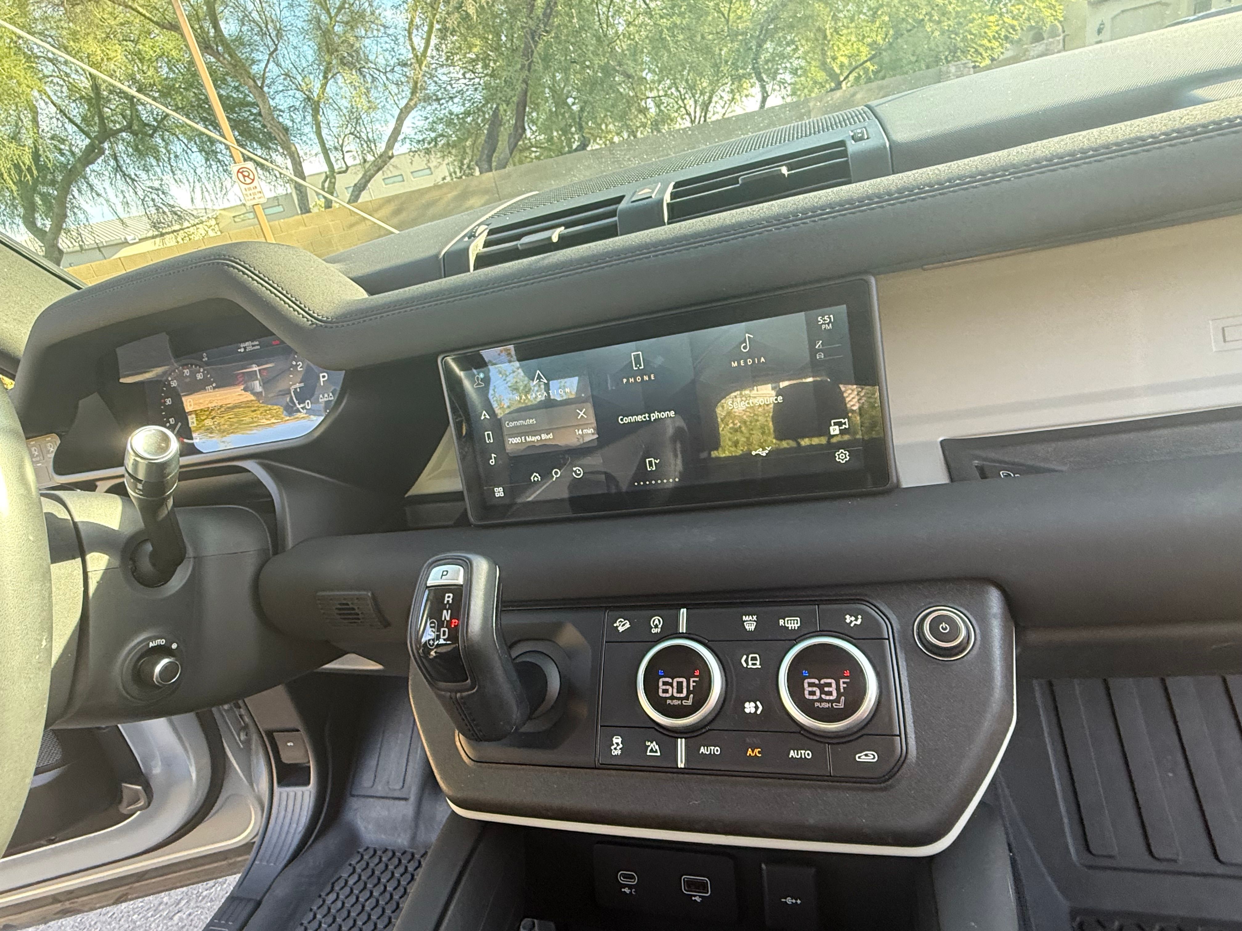 Used 2022 Land Rover Defender 110 SE AWD/4WD image 13