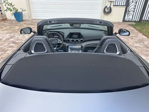 Used 2018 Mercedes-Benz AMG GT Roadster image 11